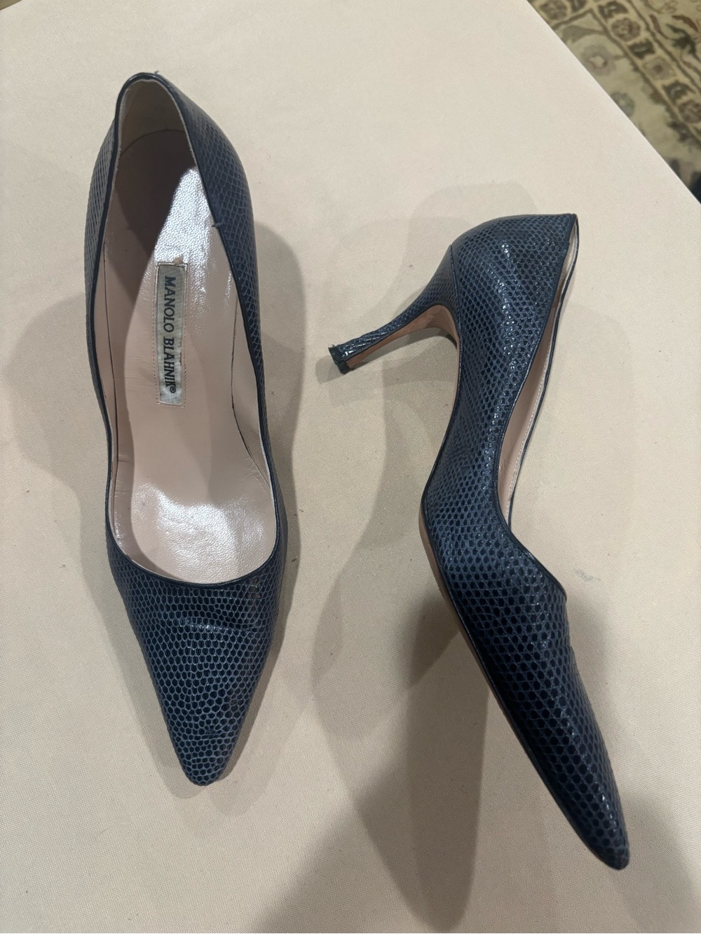 Manolo Blahnik Textured Navy Pointed-Toe Pumps EU 40.5/US 10.5